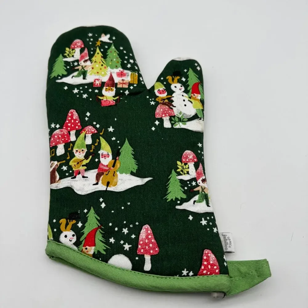 Danica Jubilee Christmas Oven Mitts Pair Gnomes Snowman Holiday Kitchen Decor